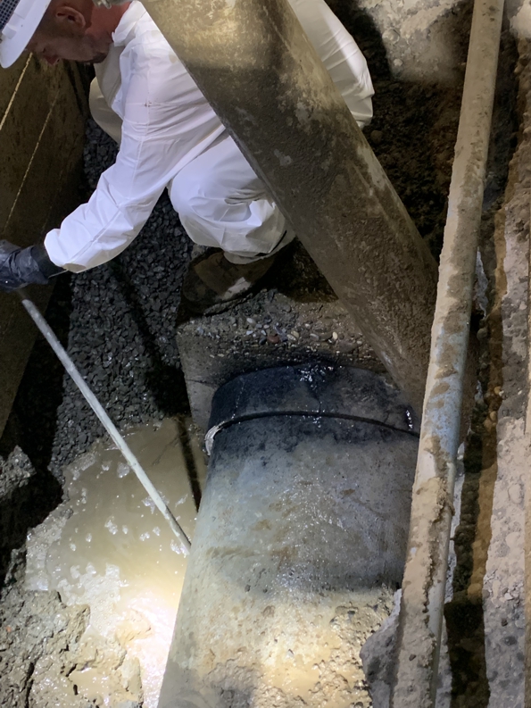 Break in a 600mm concrete water main pipe in Canada before undergoing repair