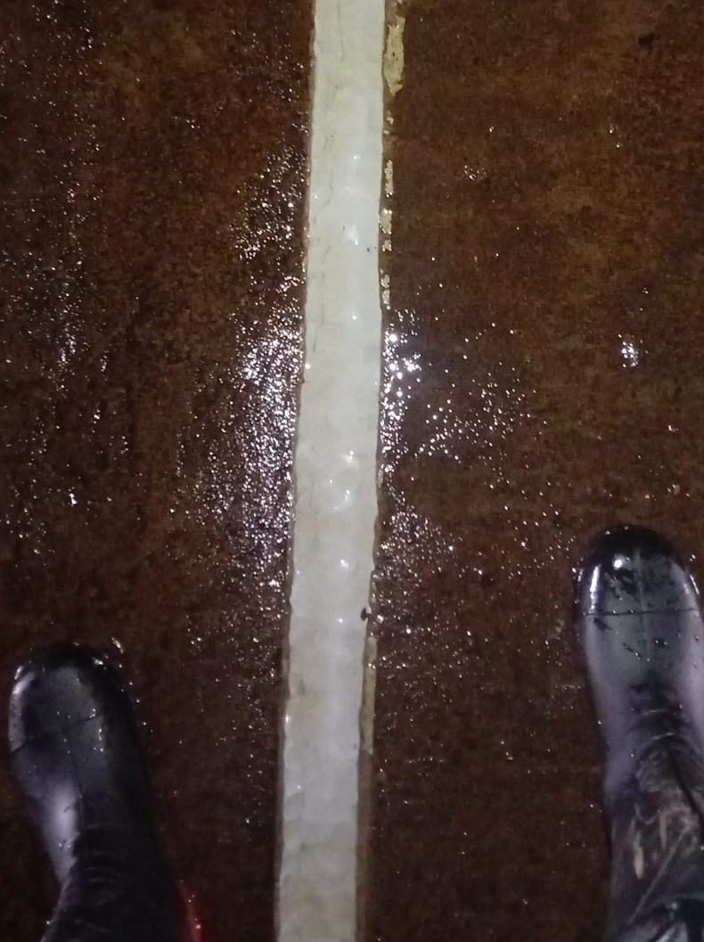 Large gap in a concrete flood defence wall having undergone repair with AB Original Epoxy Putty