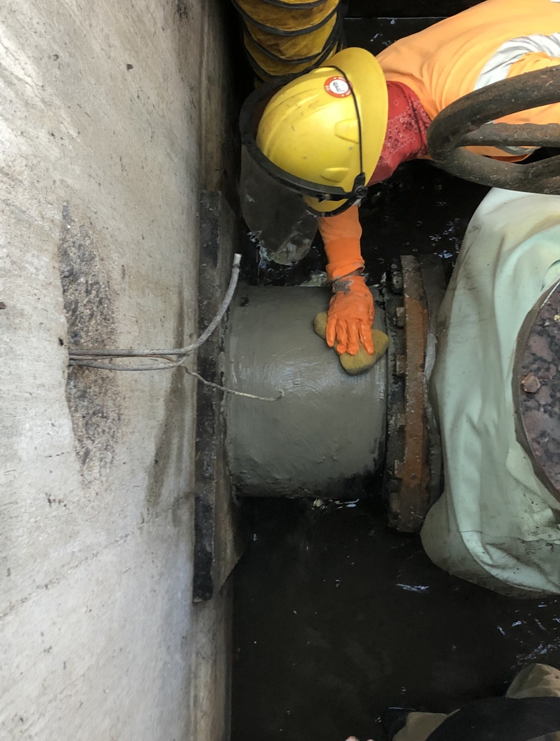 Industrial Metal Epoxy Coating used to rebuild a damaged pipe in a sewer main repair in Hawaii