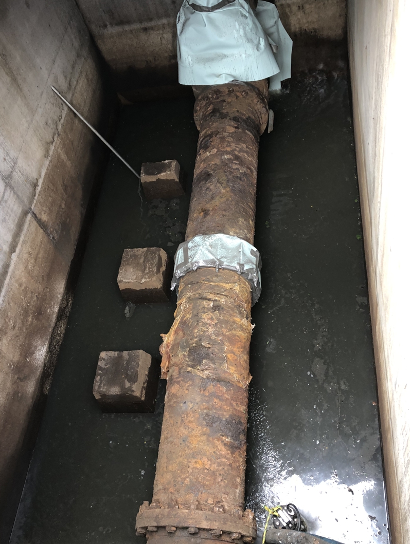 Heavily corroded sewer main in Hawaii before undergoing repair with the Sylmasta Pipe Refurbishment System