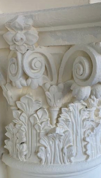 Concrete composite order column capital having undergone repair using Sylmasta AB Original Epoxy Putty