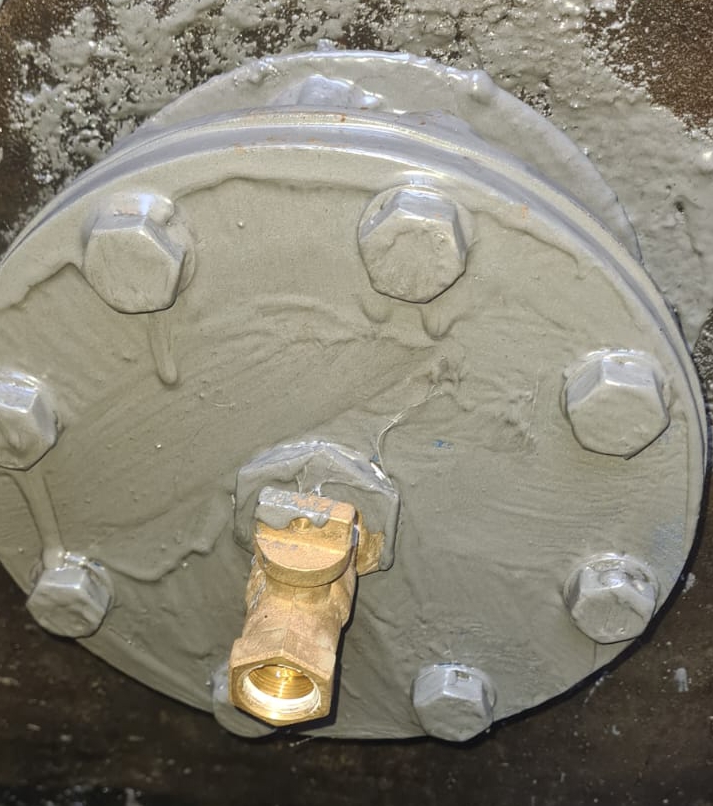 Liquid Metal used in a capped pipe encapsulation application prevent leachate escape into the environment